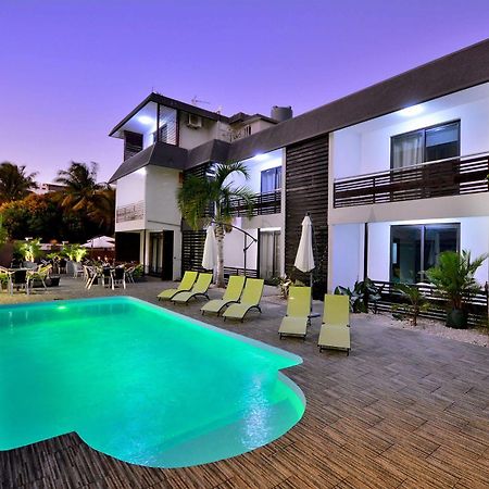 West Palm Inn Flic en Flac Exterior foto
