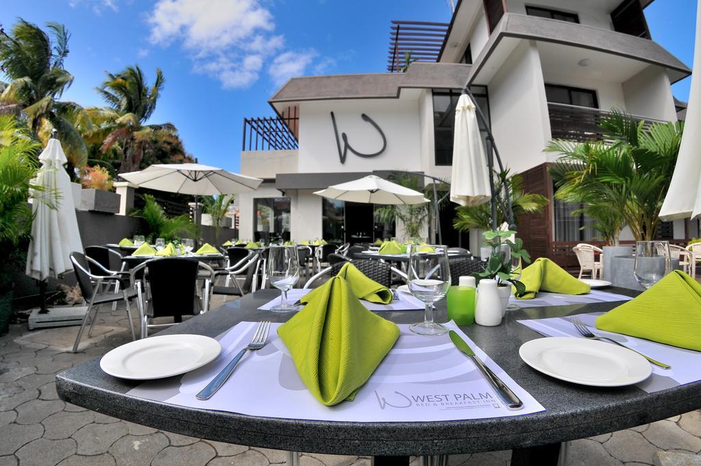 West Palm Inn Flic en Flac Exterior foto