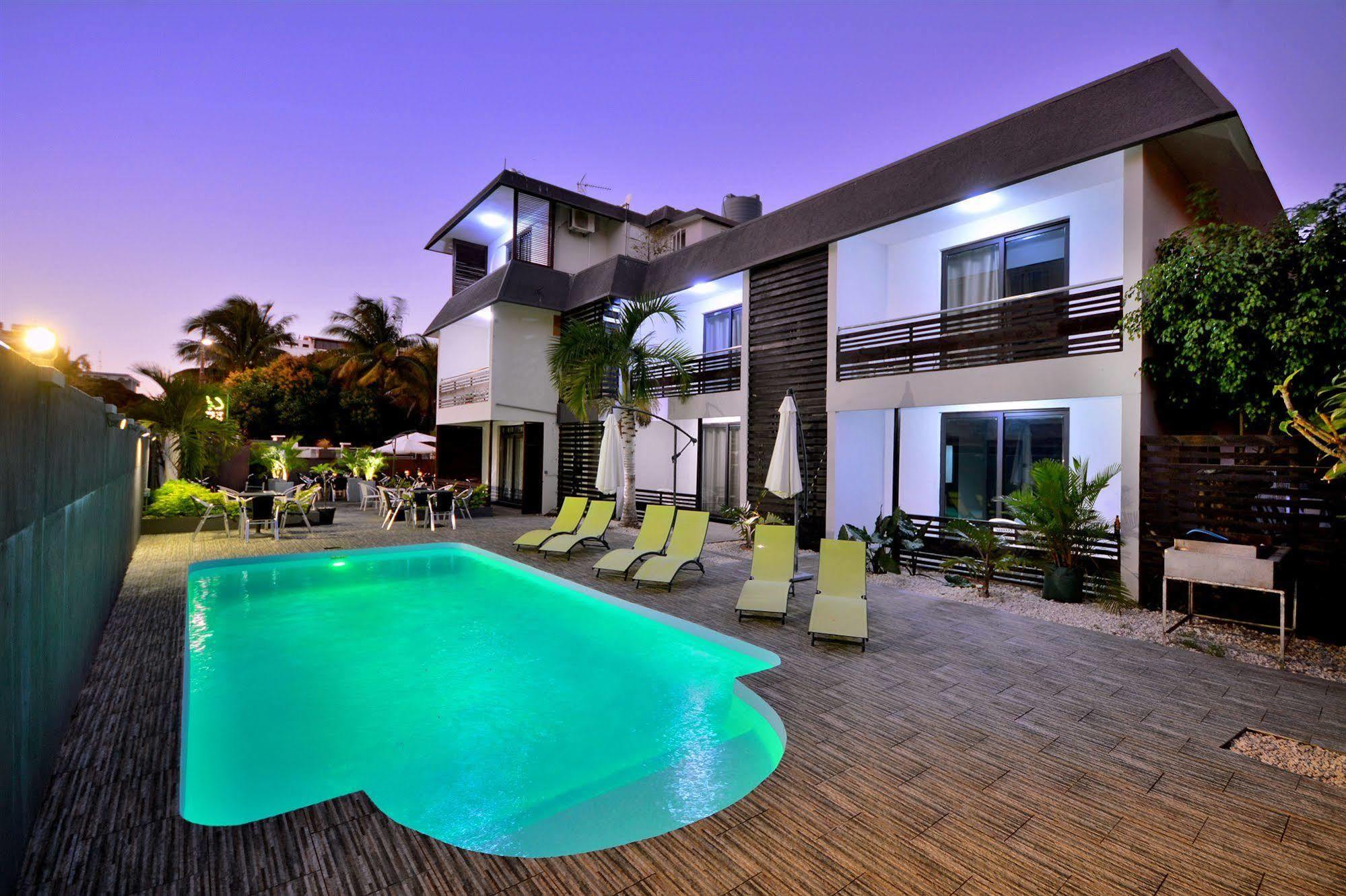 West Palm Inn Flic en Flac Exterior foto