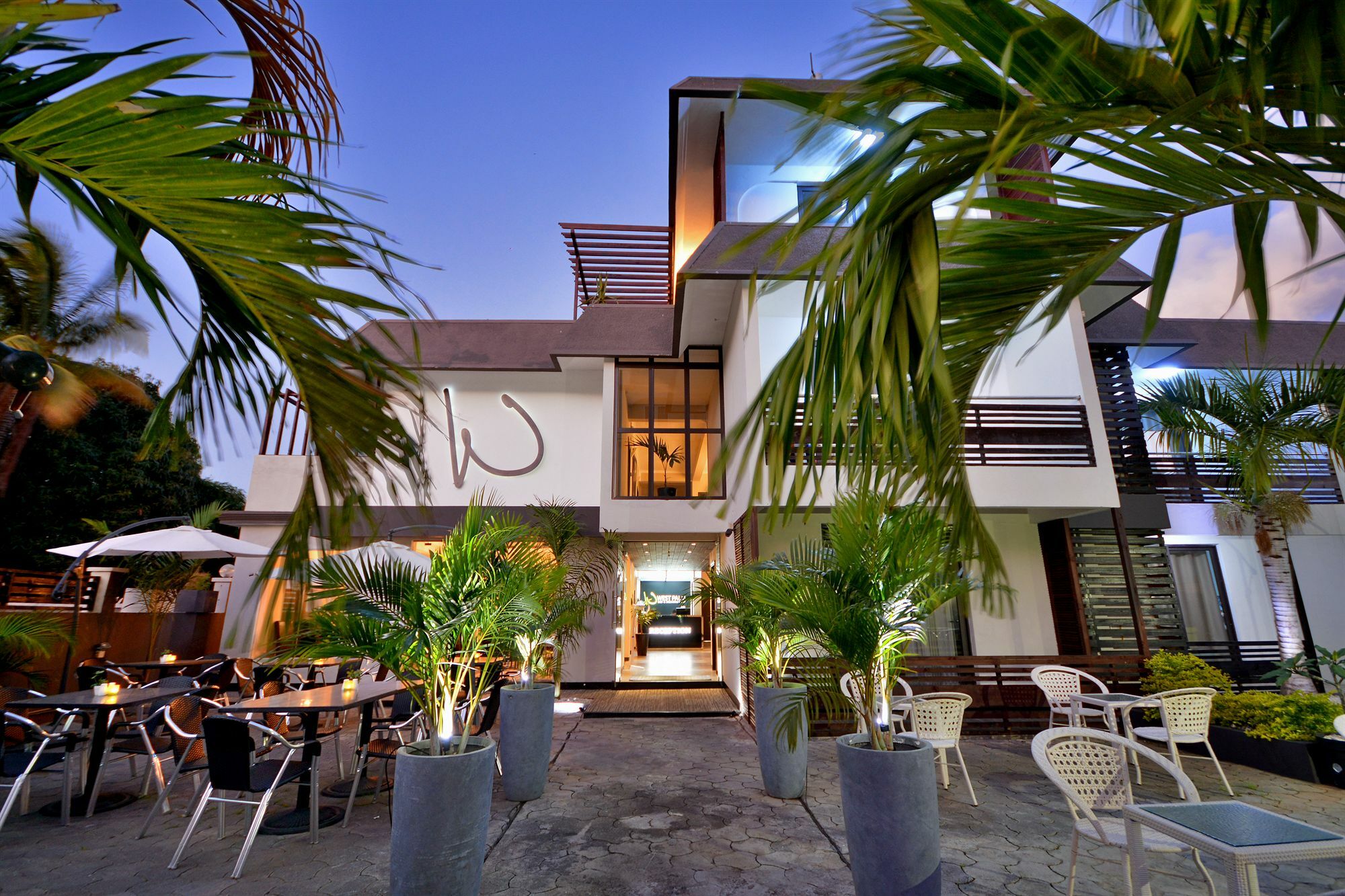 West Palm Inn Flic en Flac Exterior foto